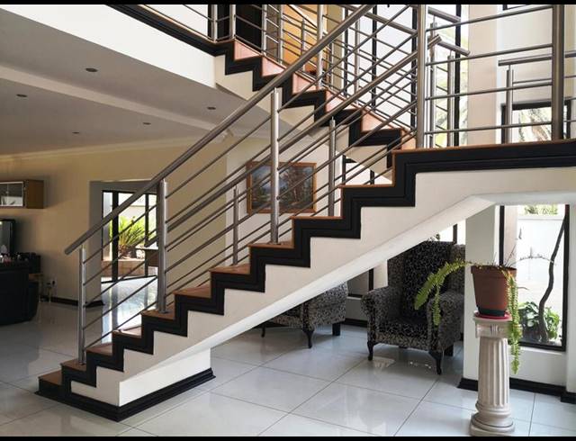 6 BEDROOM HOUSE FOR SALE IN SUNWARD PARK